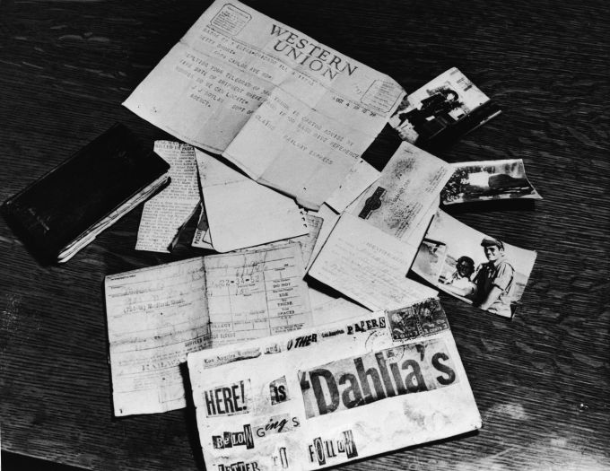 Elizabeth Short's belongings mailed to the Los Angeles Examiner