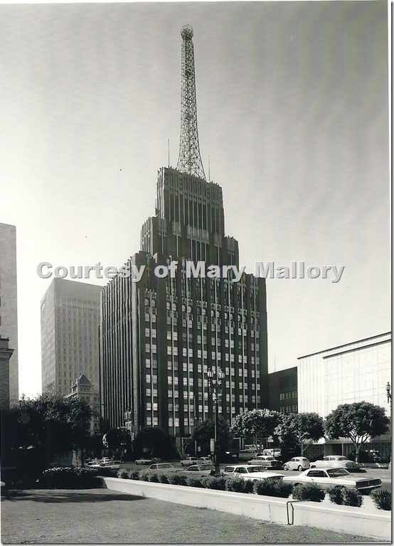 Richfield Building Alone B-W
