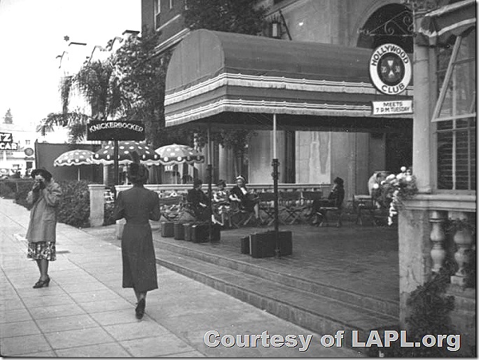 Knickerbocker_Hotel_front_entrance