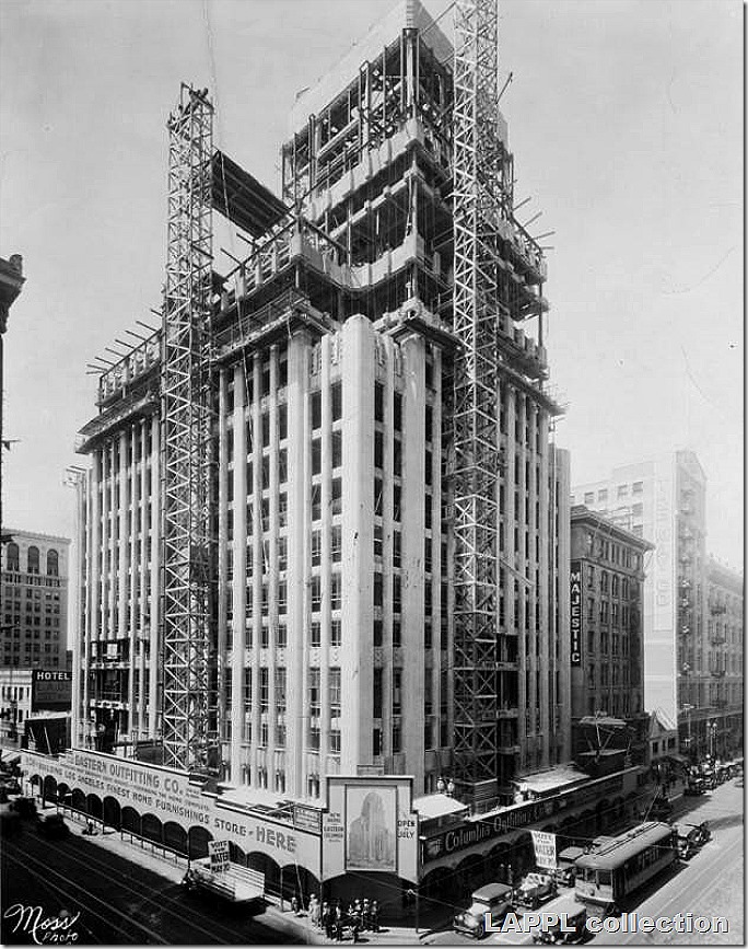 Eastern_Columbia_Building_during_construction