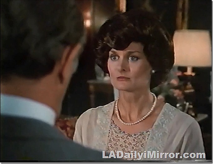 Woman with pearl necklace. 